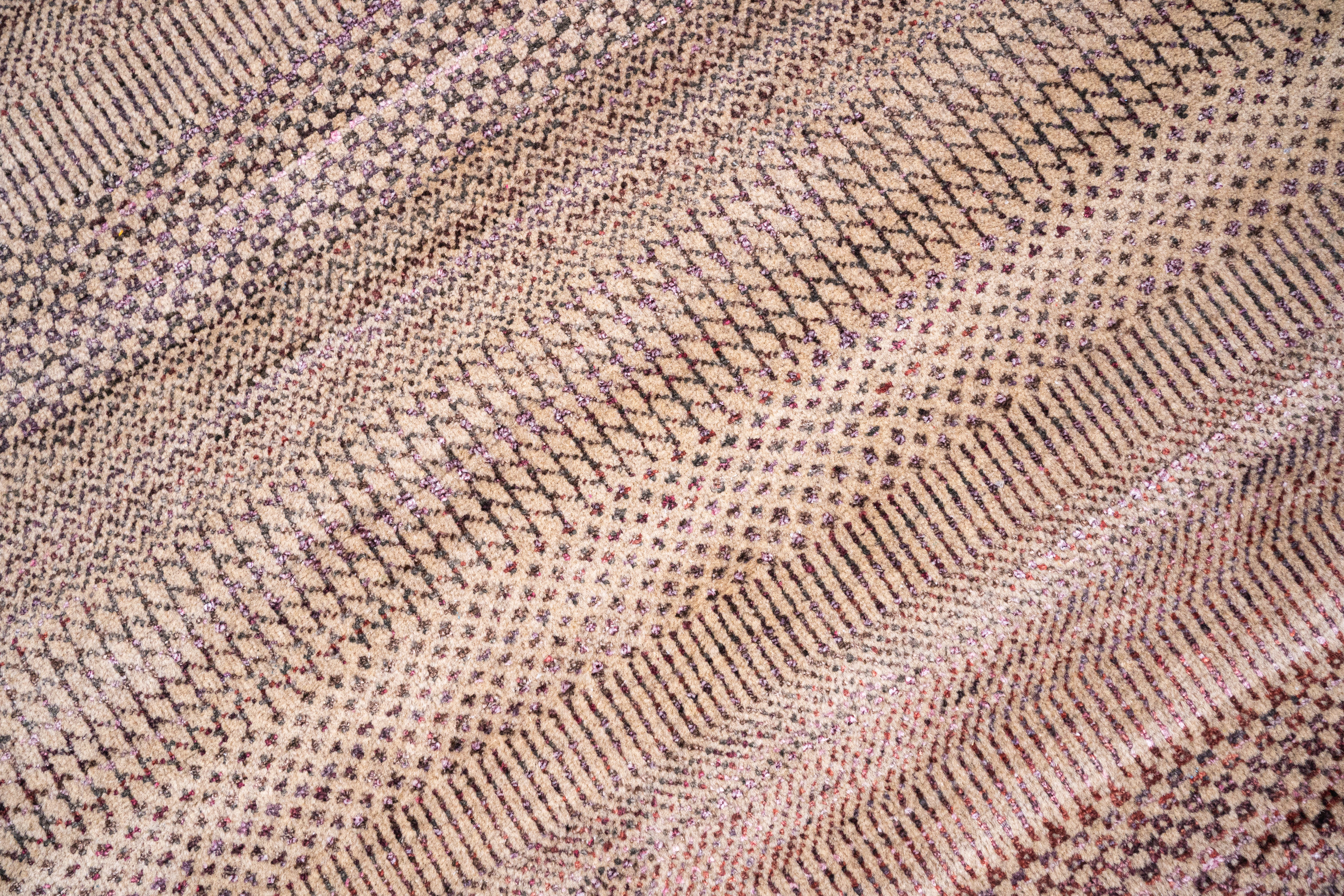 Handknotted Carpet, DIA - 128 MCN, Natural & Black